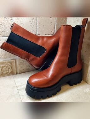 Gianni Bini Chunky Leather Chelsea Boots - Cognac & Black Size 8M